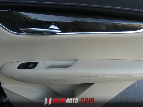 Used 2019 Cadillac XT5 FWD image 36
