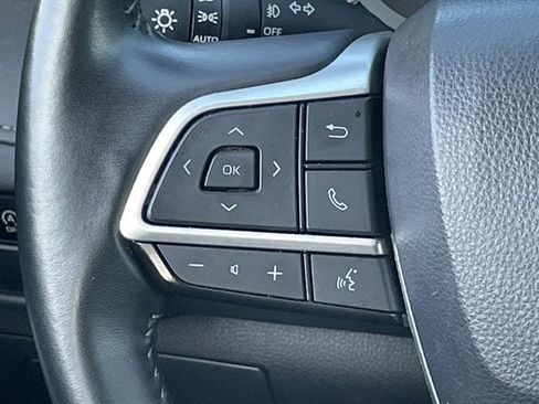 Used 2024 Toyota Highlander LE image 13