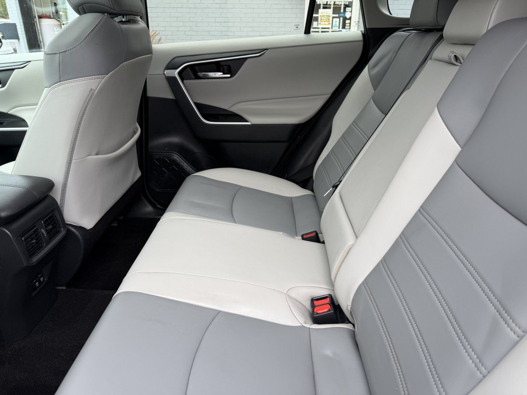 Used 2019 Toyota RAV4 XLE Premium w/ Cold Weather Package AWD/4WD image 18