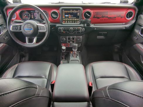 Used 2023 Jeep Gladiator Rubicon w/ Cold Weather Group image 13