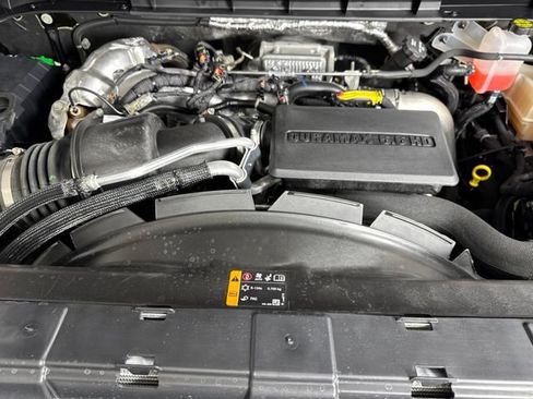 Used 2023 Chevrolet Silverado 2500 High Country w/ Technology Package AWD/4WD image 9