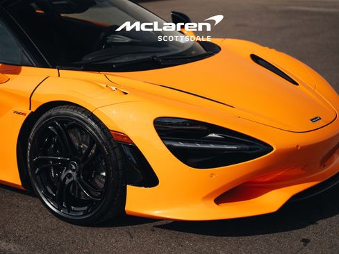 Used 2024 McLaren 750S RWD image 21