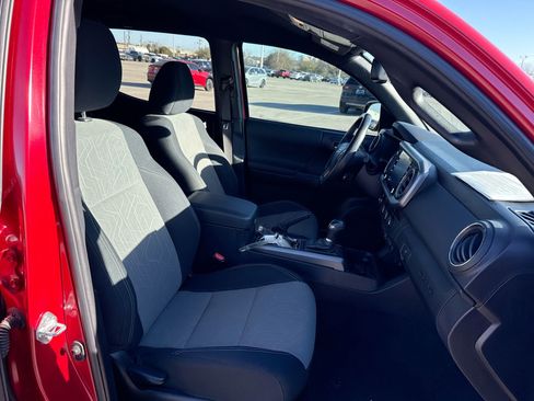 Certified 2023 Toyota Tacoma TRD Sport image 28