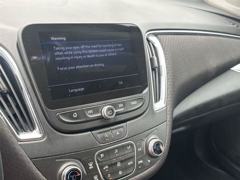 Used 2020 Chevrolet Malibu LT FWD image 23