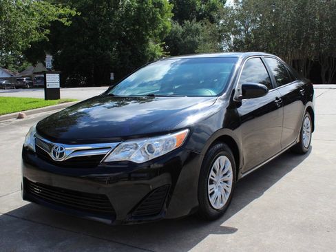 Used 2012 Toyota Camry LE FWD image 4