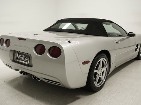 Used 2004 Chevrolet Corvette Convertible w/ Preferred Equipment Group image 4