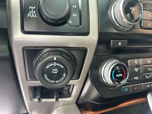 Used 2017 Ford F150 Lariat w/ Equipment Group 502A Luxury image 21