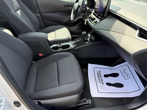 Used 2023 Toyota Corolla LE FWD image 23