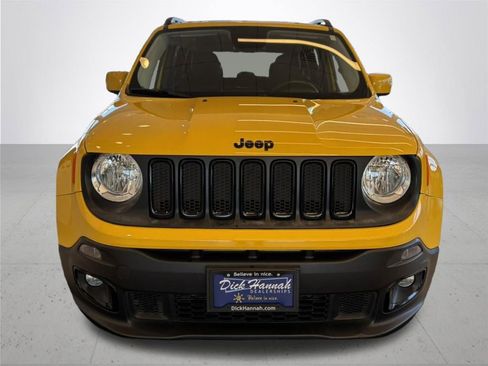 Used 2017 Jeep Renegade Altitude AWD/4WD image 3