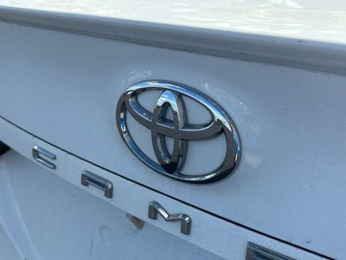 Used 2018 Toyota Camry SE w/ Moonroof Package FWD image 33