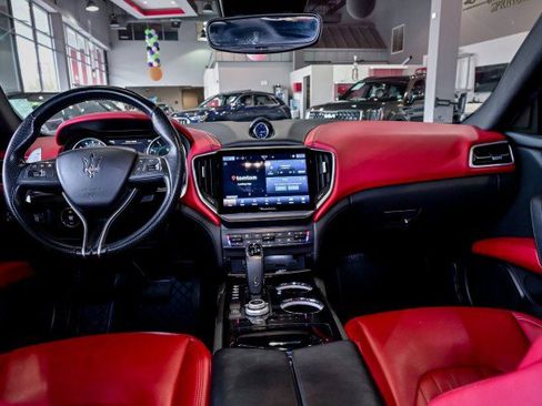 Used 2022 Maserati Ghibli Modena image 30