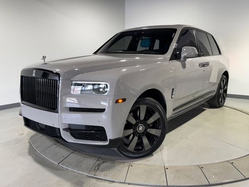 Used 2023 Rolls-Royce Cullinan w/ Cullinan Package image 1