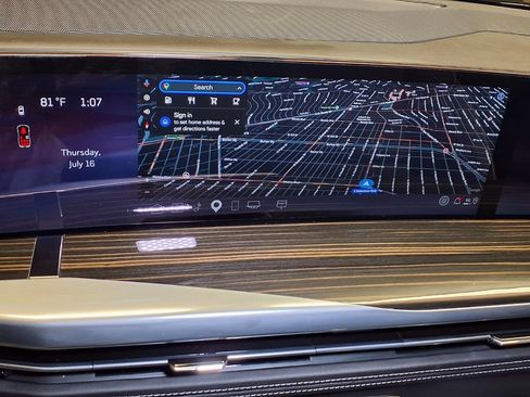 Certified 2025 Cadillac Escalade ESV Premium Luxury AWD/4WD image 4