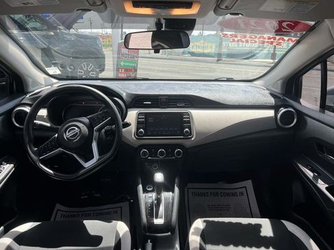 Used 2021 Nissan Versa SV FWD image 9