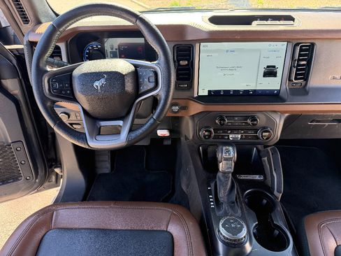 Used 2024 Ford Bronco Outer Banks image 17