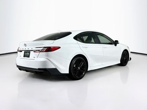 Used 2026 Toyota Camry SE FWD image 9