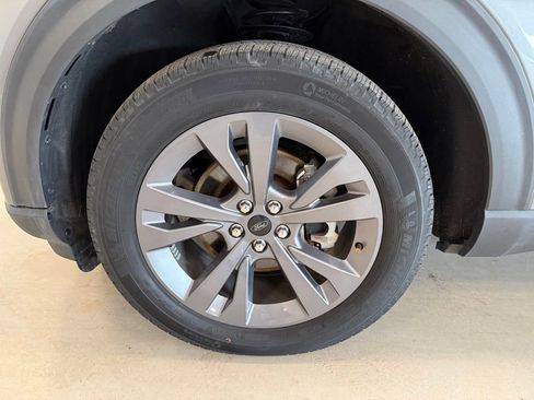 Used 2022 Ford Explorer XLT w/ Equipment Group 202A AWD/4WD image 35