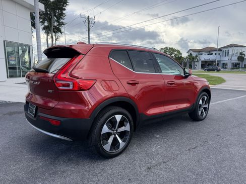 Used 2024 Volvo XC40 B5 Plus w/ Protection Package AWD/4WD image 3