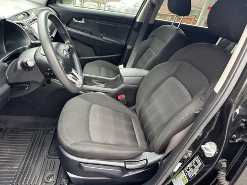Used 2011 Kia Sportage LX w/ Convenience Pkg image 9