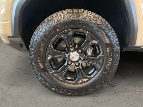 Used 2024 GMC Canyon Elevation w/ Convenience Package AWD/4WD image 14