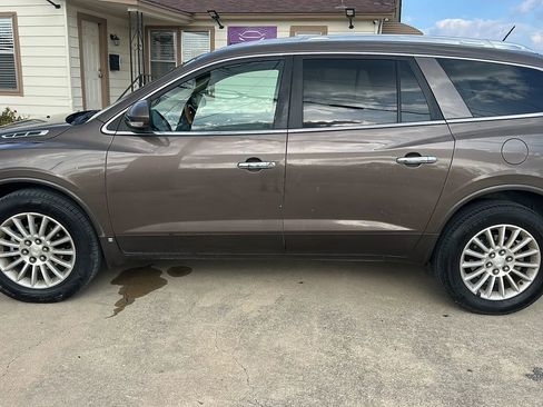 Used 2009 Buick Enclave CXL w/ Driver Confidence Package image 2