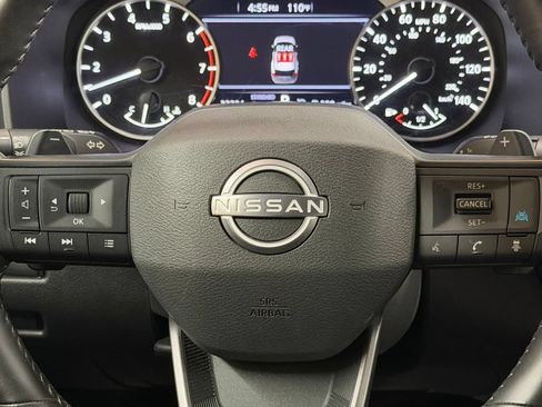 Used 2025 Nissan Rogue SV FWD image 30