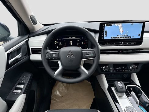 New 2026 Mitsubishi Outlander SE FWD image 24