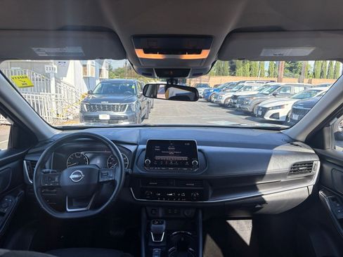Used 2025 Nissan Rogue SV FWD image 35