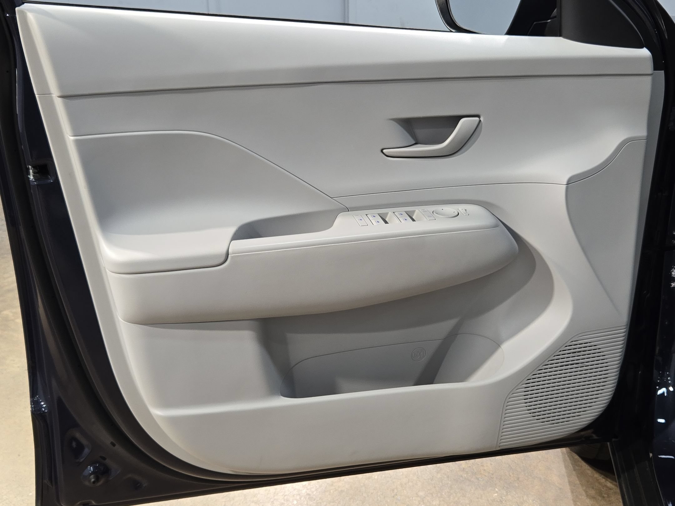 Used 2025 Hyundai Kona SEL FWD image 20