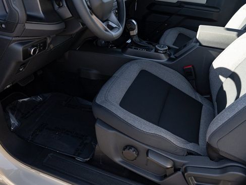 New 2025 Ford Bronco 2-Door w/ Sasquatch Package AWD/4WD image 18