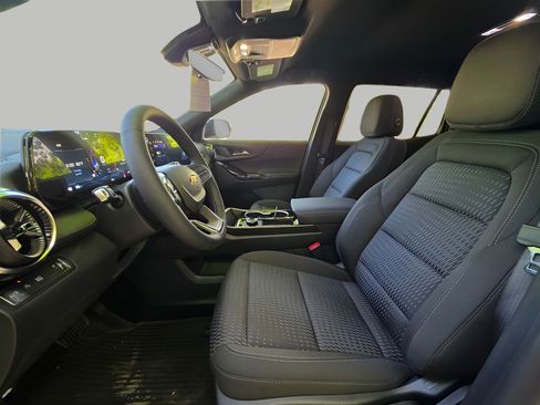 New 2026 Chevrolet Equinox LT w/ Safety and Technology Package FWD image 15
