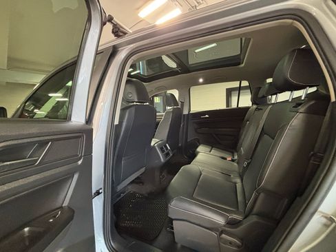 Used 2021 Volkswagen Atlas SE w/ Panoramic Sunroof Package image 25