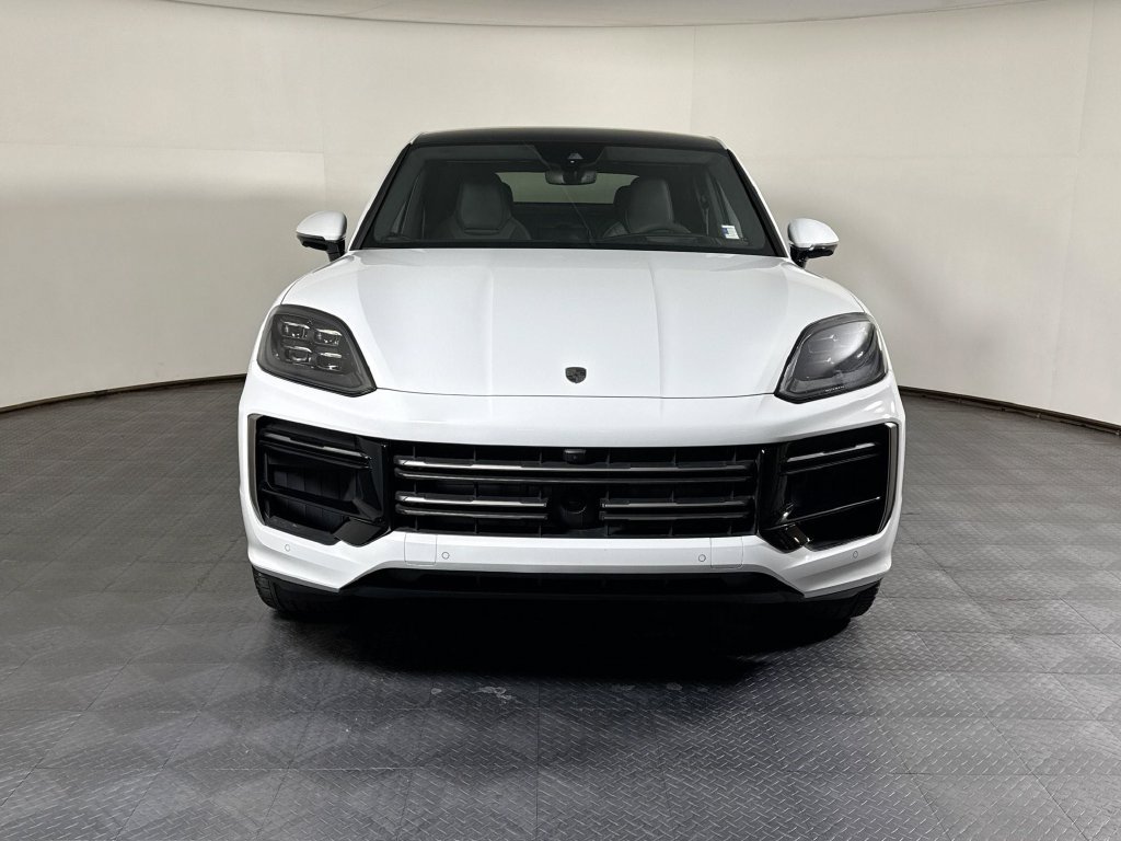 Certified 2025 Porsche Cayenne Turbo AWD/4WD image 10