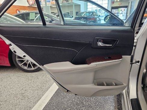 Used 2014 Toyota Camry XLE w/ Leather Package FWD image 30