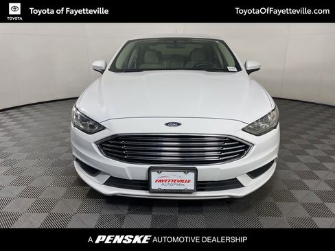 Used 2018 Ford Fusion SE image 16