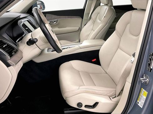 Used 2023 Volvo XC90 B6 Plus image 18