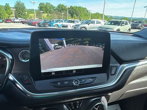 Used 2025 Chevrolet Blazer LT AWD/4WD image 17