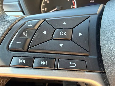 Used 2024 Nissan Altima 2.5 SV FWD image 19