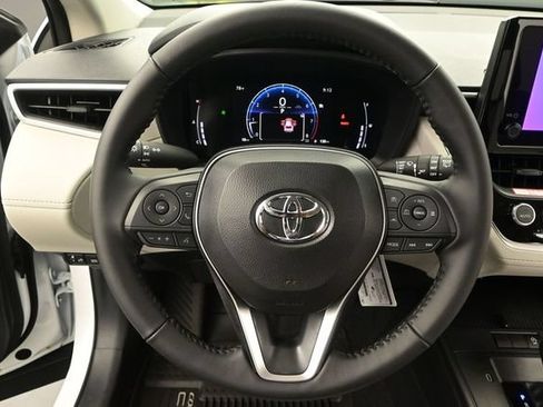 New 2026 Toyota Corolla Cross LE FWD image 5