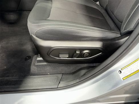 Used 2023 Jeep Grand Cherokee Laredo image 21