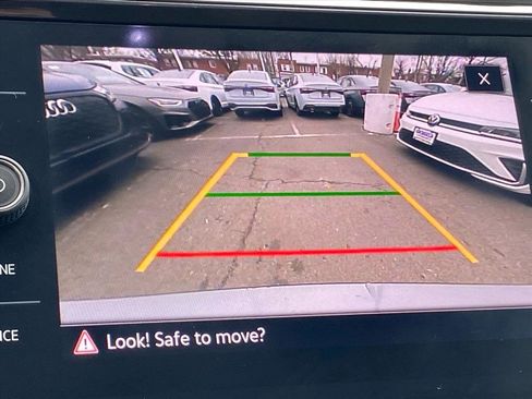 Certified 2022 Volkswagen Tiguan SE image 16