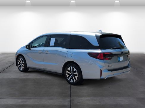 Certified 2025 Honda Odyssey EX-L image 3