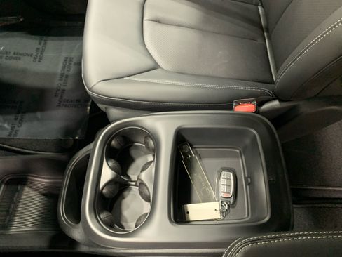 New 2026 Chrysler Pacifica Select image 14