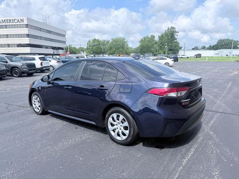 Used 2021 Toyota Corolla LE FWD image 3