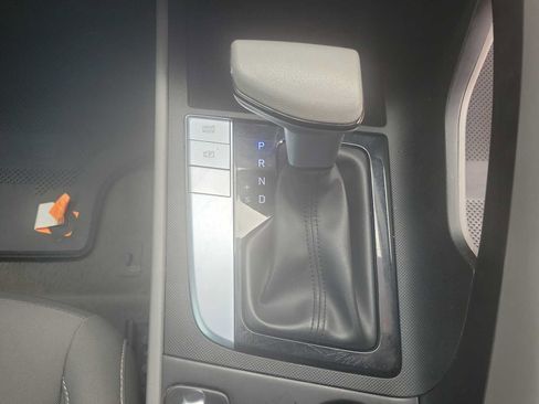 Used 2024 Hyundai Elantra SEL FWD image 21