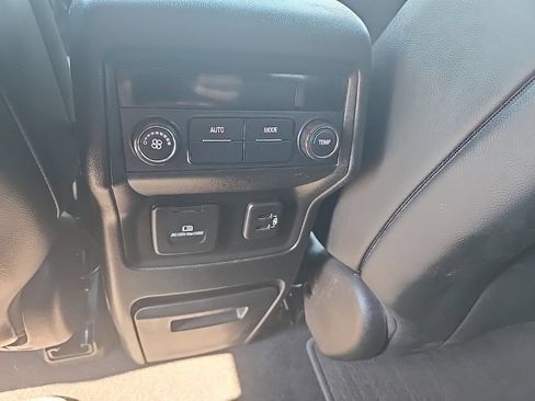 Used 2018 GMC Acadia SLT AWD/4WD image 25