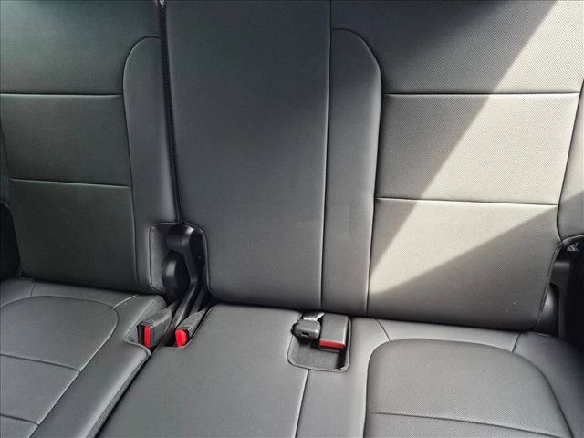 Used 2023 Chevrolet Traverse Premier FWD image 14