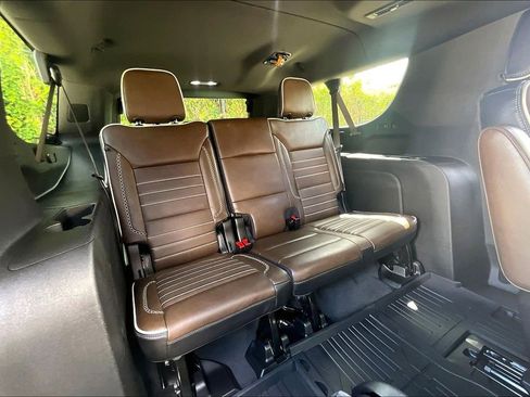 Used 2026 GMC Yukon XL Denali Ultimate w/ LPO, Floor Liner Package AWD/4WD image 39