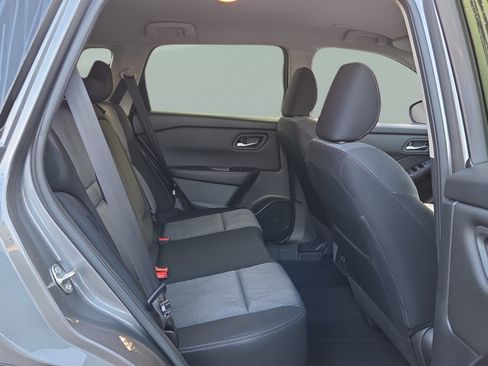 Used 2024 Nissan Rogue SV FWD image 14