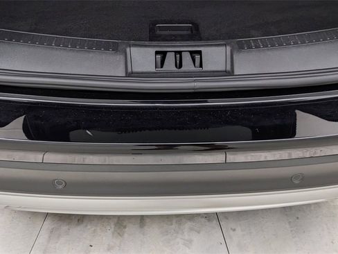 Used 2025 Lincoln Corsair Reserve image 7